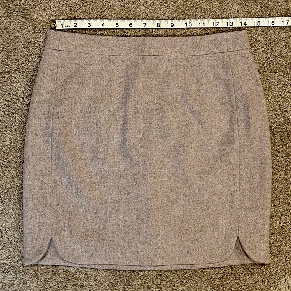 NWT. J. Crew Factory Wool Mini Skirt. Oatmeal Color. Size 0. - Picture 4 of 7